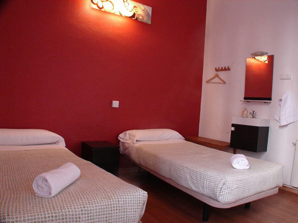 Break Bcn - Hostal & Coffeebar Barcelone Extérieur photo